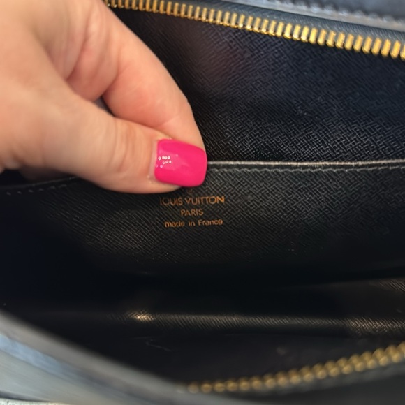 LOUIS VUITTON - Epi Pouchette - Picture 12 of 13